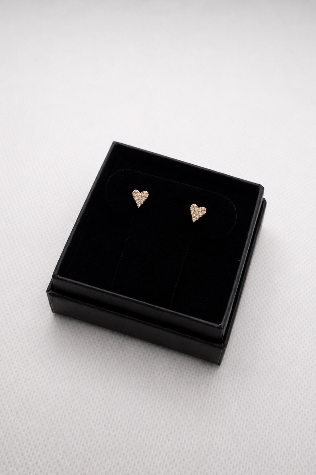 14K Yellow Gold paper clip chain with heart pendant and matching earrings 5.12g/18in