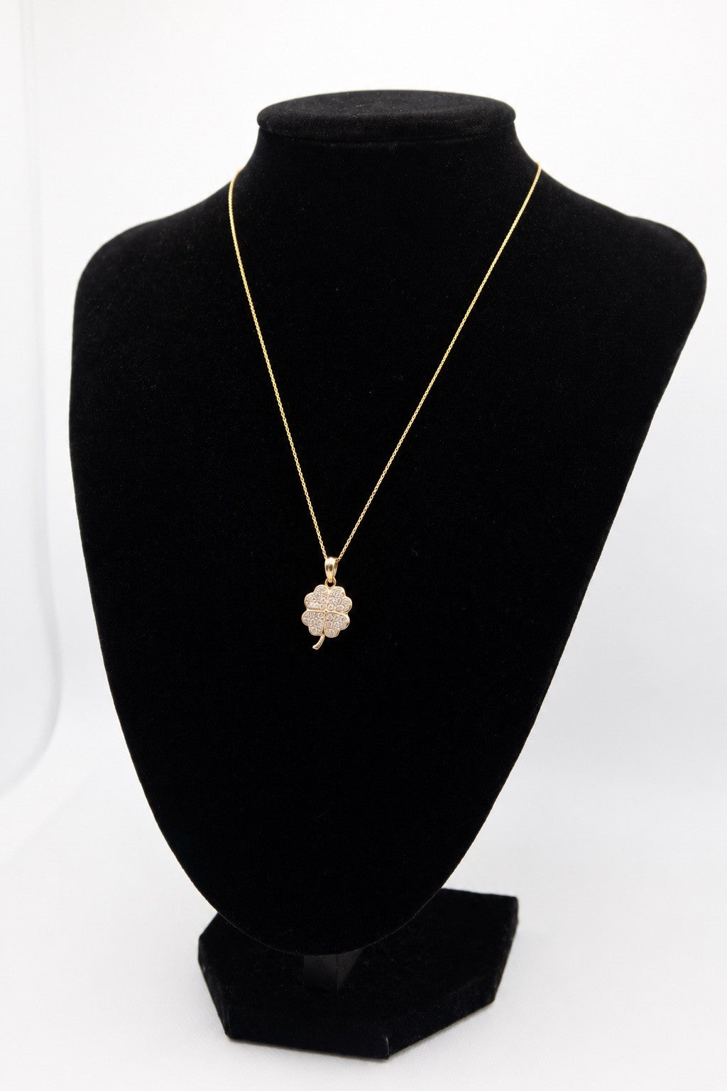 10K Yellow Gold Italian Chain with four leaf clover pendant 2.21g/16in