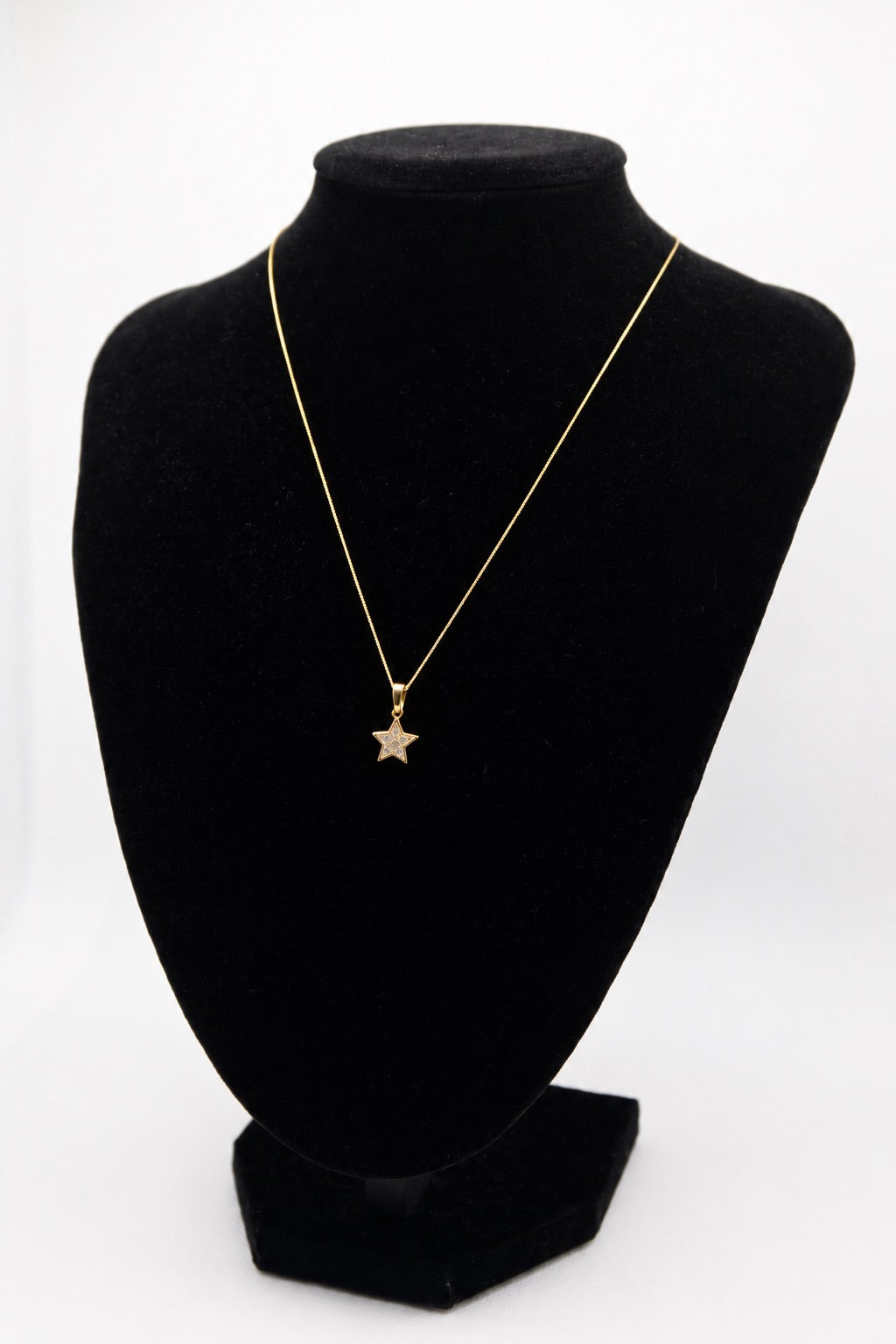 10K Yellow Gold Italian Chain with star pendant 1.36g/18in
