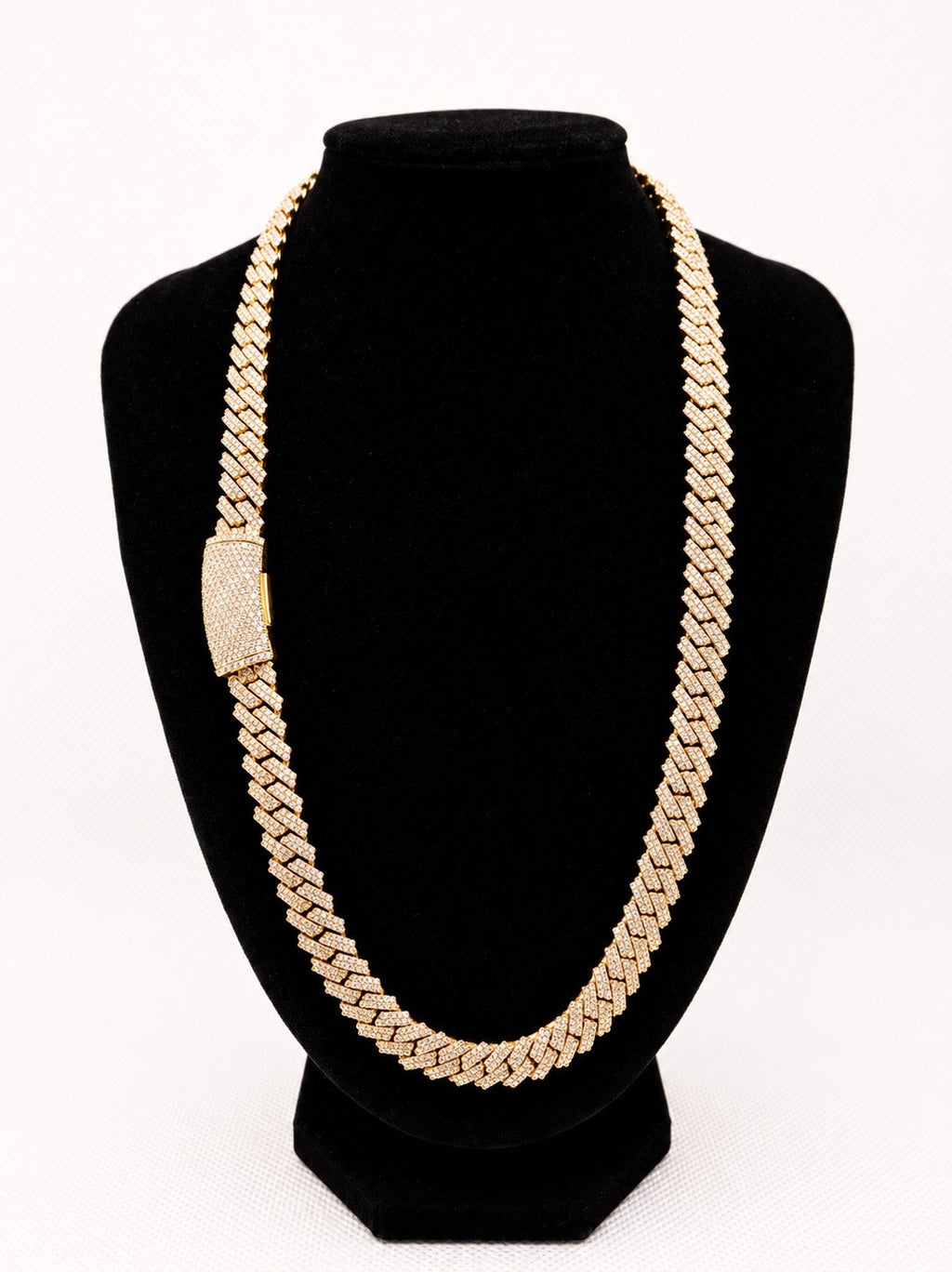 Iced Cuban Link Chain - 10MM/22IN/25.3CT/134.66G