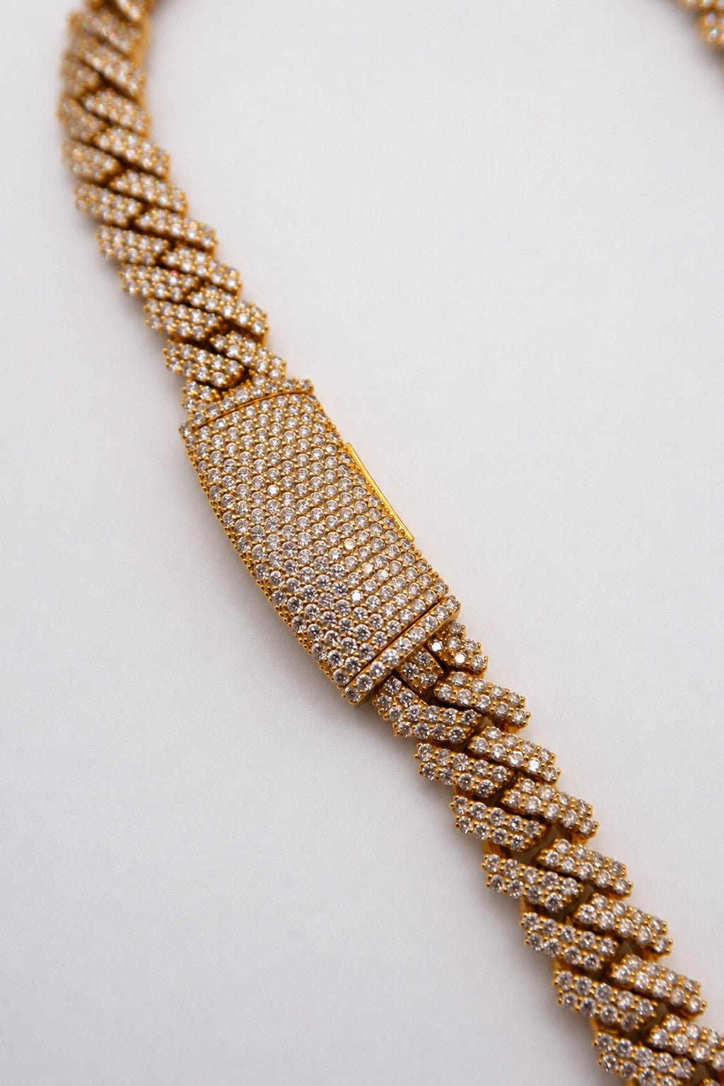 Iced Cuban Link Chain - 10MM/22IN/25.3CT/134.66G